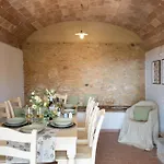 Casa La Fenice 8&2, Emma * פומרנצה