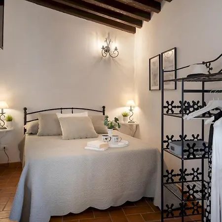 Casa La Fenice 8&2, Emma Villa *