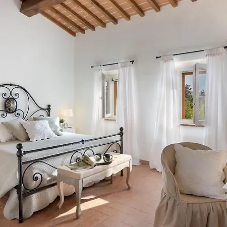 Casa La Fenice 8&2, Emma