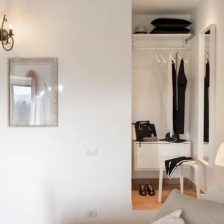 Casa La Fenice 8&2, Emma Villa Pomarance
